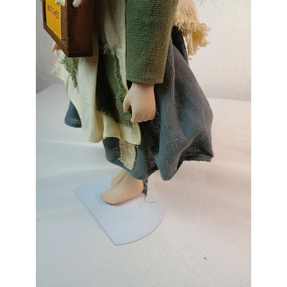 Vintage House of Lloyd Christmas Around the World The Little Match Girl 15